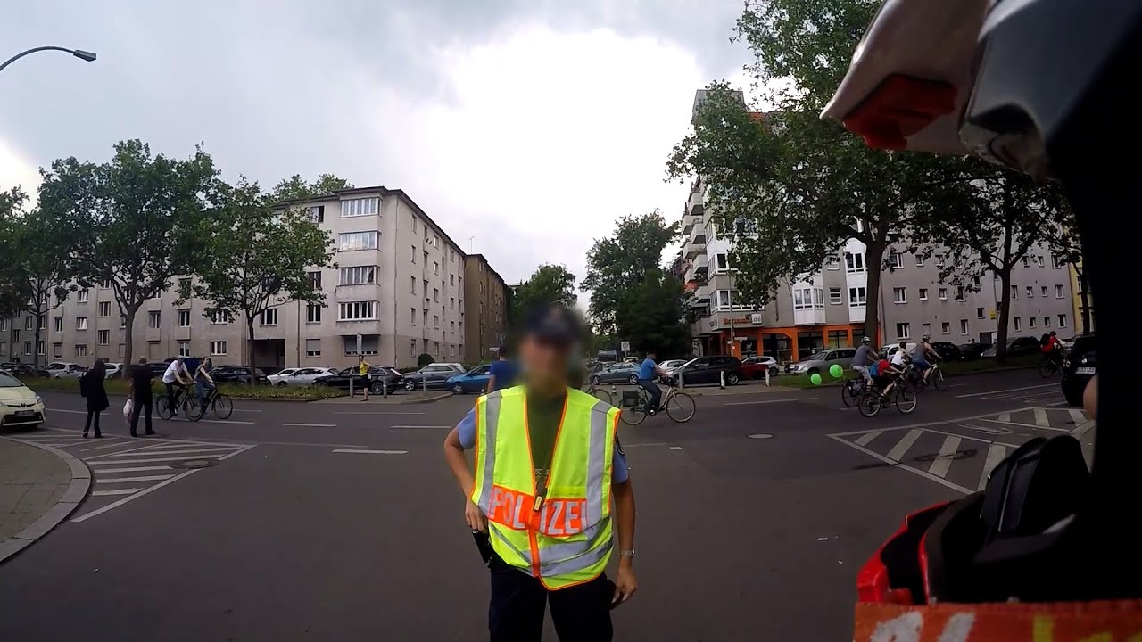 Police all over | Husqvarna Supermoto | Berlin