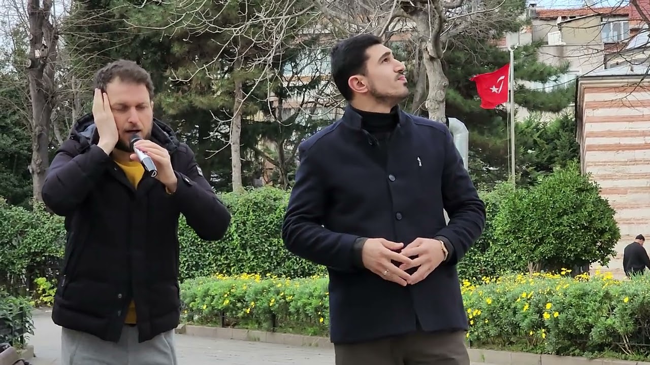 Gazi Ahmet Paşa Camii Müezzinleri Ömer Feyzi Küllüoğlu ve Resul Tayfun Kara Öğle Ezanı