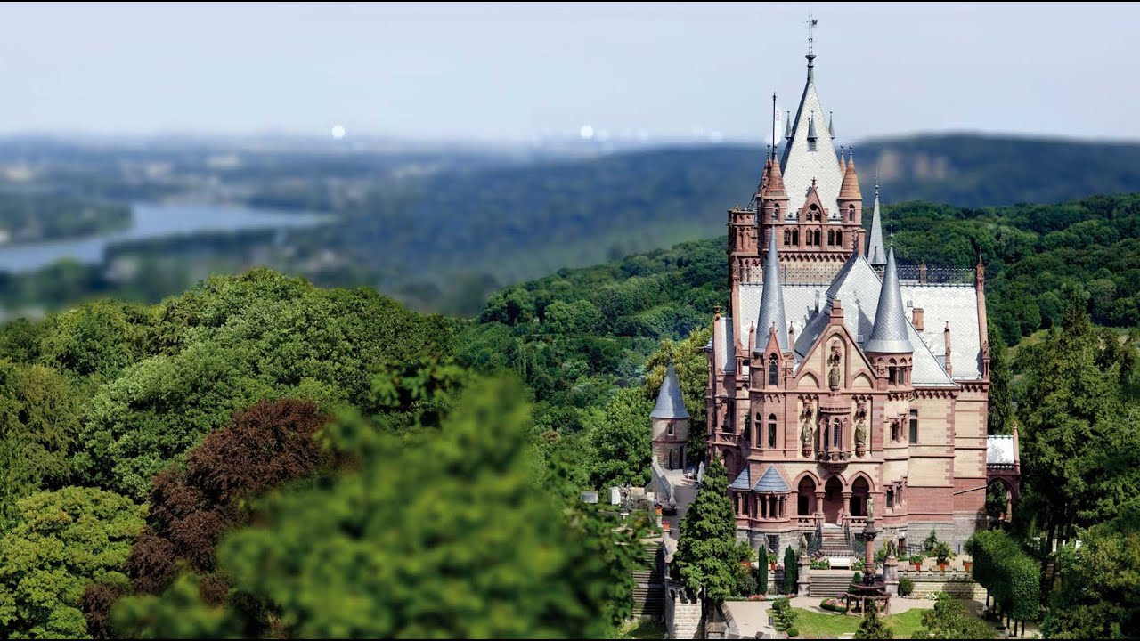 Hike and tour of the 19th Century Drachenburg Castle at Königswinter, Germany