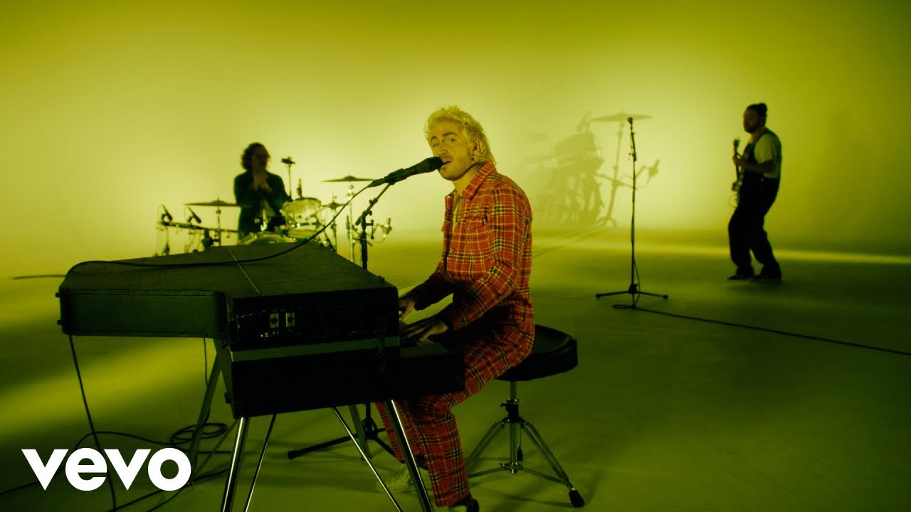 WALK THE MOON - Can You Handle My Love?? (Late Night with Seth Meyers)