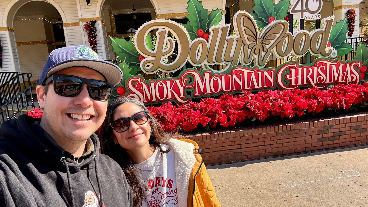 Dollywood's Smoky Mountain Christmas 2025 Opens - USA's #1 Holiday Event TOUR & LIGHTS Walkthrough