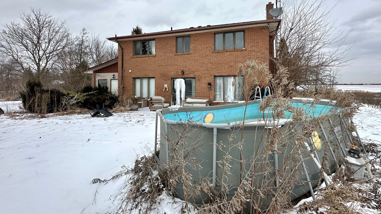 FROZEN IN TIME | ABANDONED 1980’s Countryside Equestrian Estate Left Forgotten