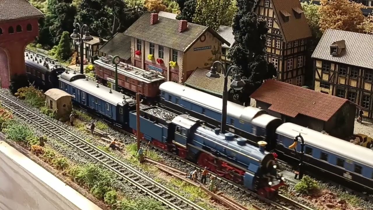 Spur N ein schönes Hobby   Die BR 18.5 von MiniTrix