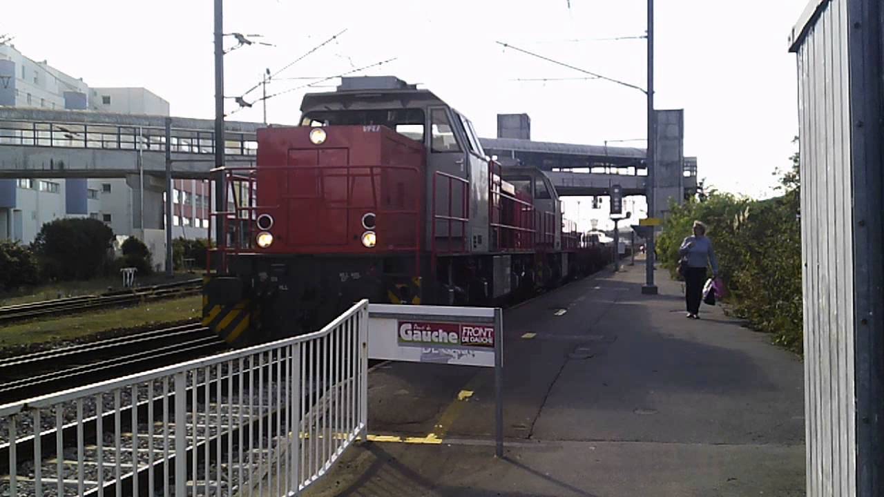 VFLI : UM G 1206 VFLI + wagons plats tombereaux et tr&eacute;mies +UM g 1206 VFLI [HD]