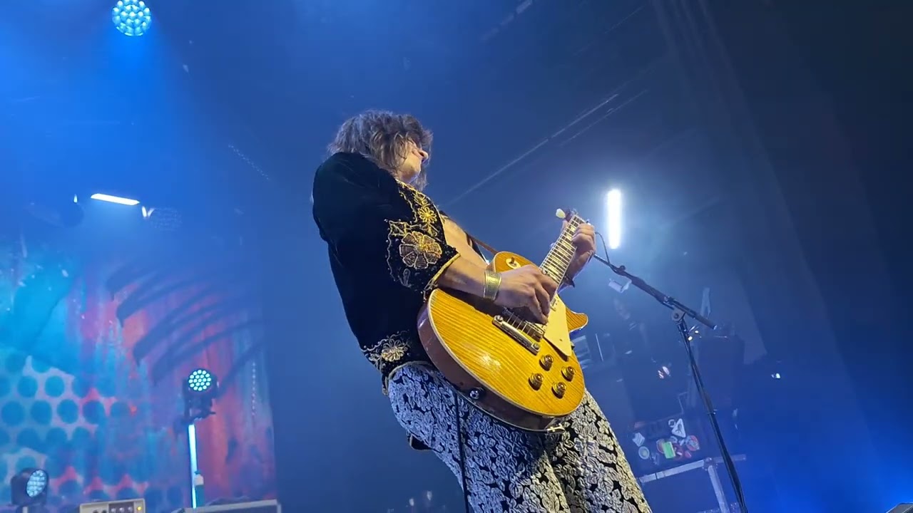DIRTY HONEY - Rolling 7s (with band introductions) : Holland, Haarlem, Patronaat - February 18, 2024