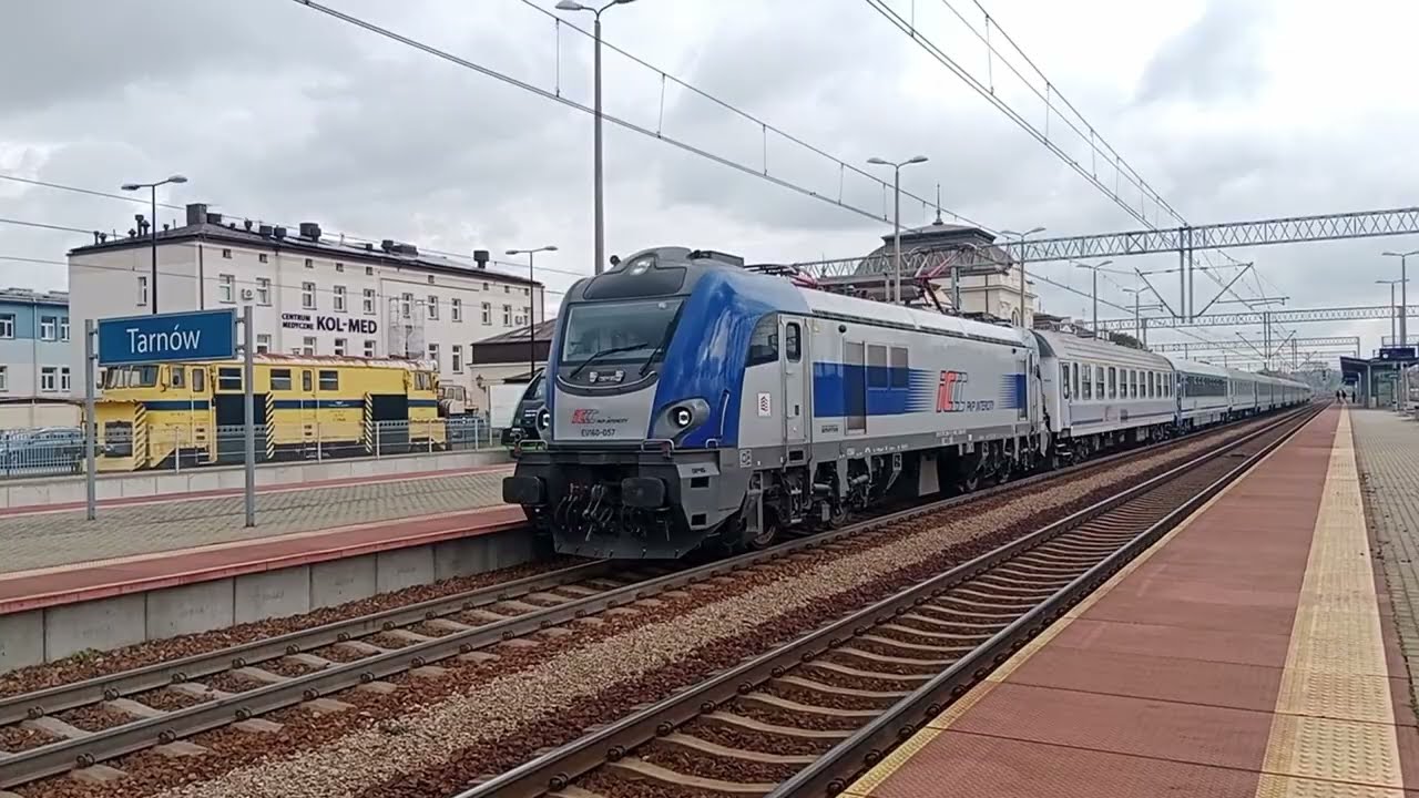 EU160-057 z IC SZKUNER oraz ET22-1059 na stacji Tarnów 14.10.2025