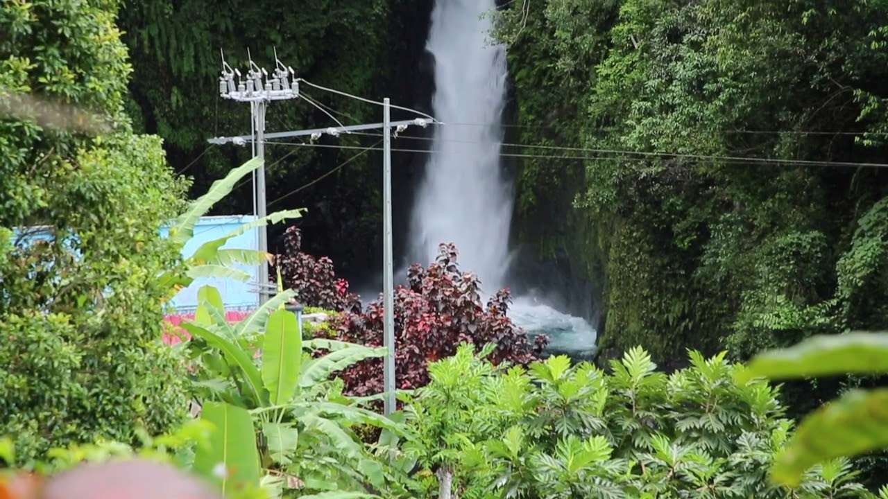 Comores Anjouan Cascade Lingoni / The Comoros Ndzuwani Lingoni waterfall