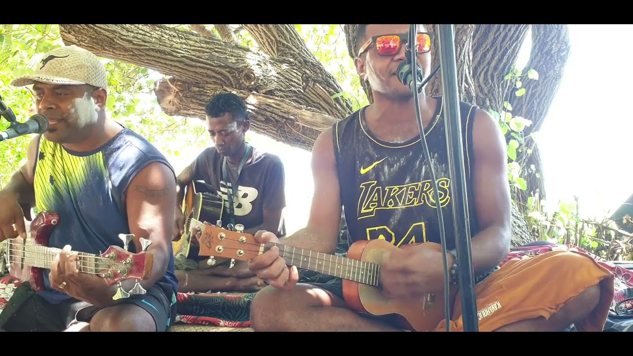 Waikatakata Vure ft Voqa Kei Valenisau entertaining at Malolo Island Resort