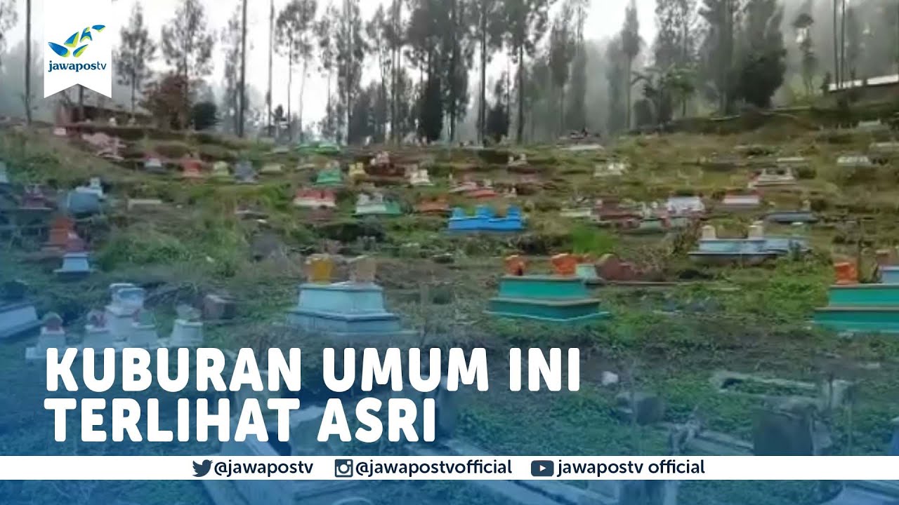 Makam Lintas Agama Warna Warni Di Lereng Gunung Bromo