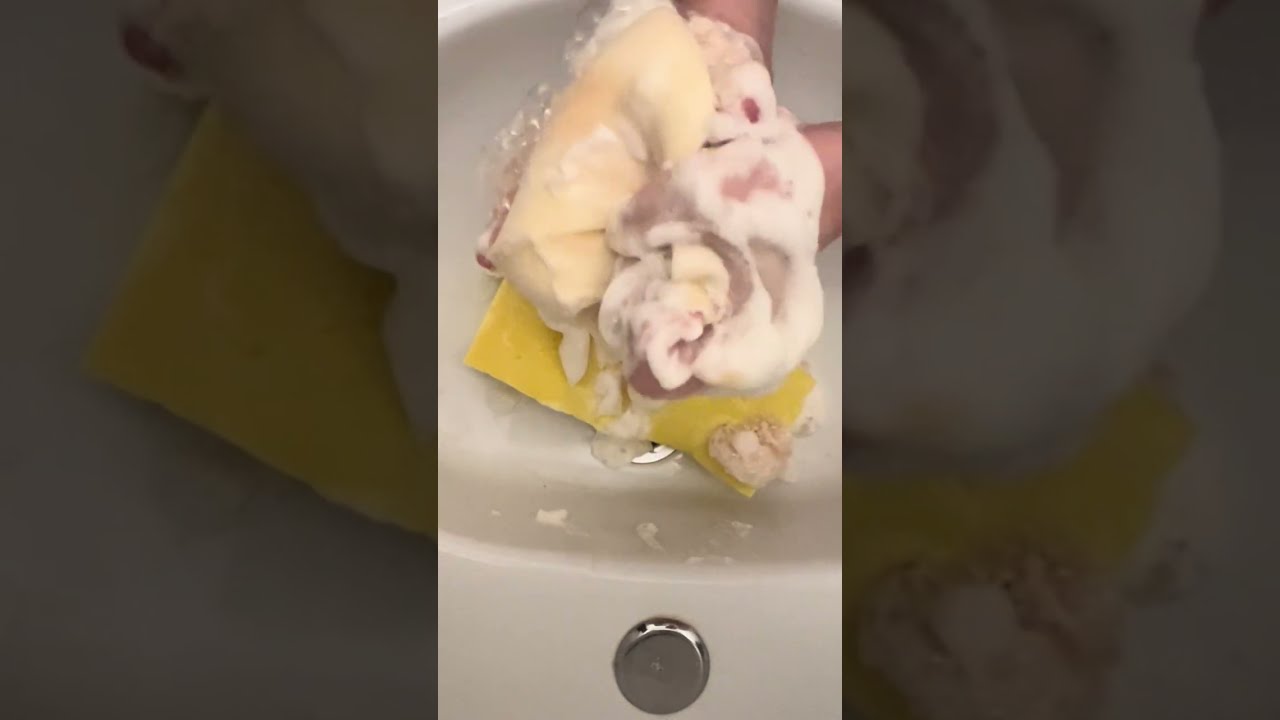 ASMR Sponge sgueezing 💛