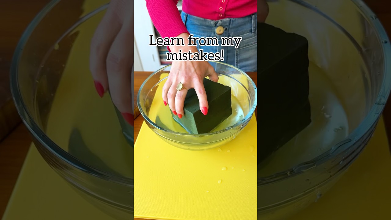 How to properly hydrate flower foam! Let it float and saturate until it sinks! #craft #florist