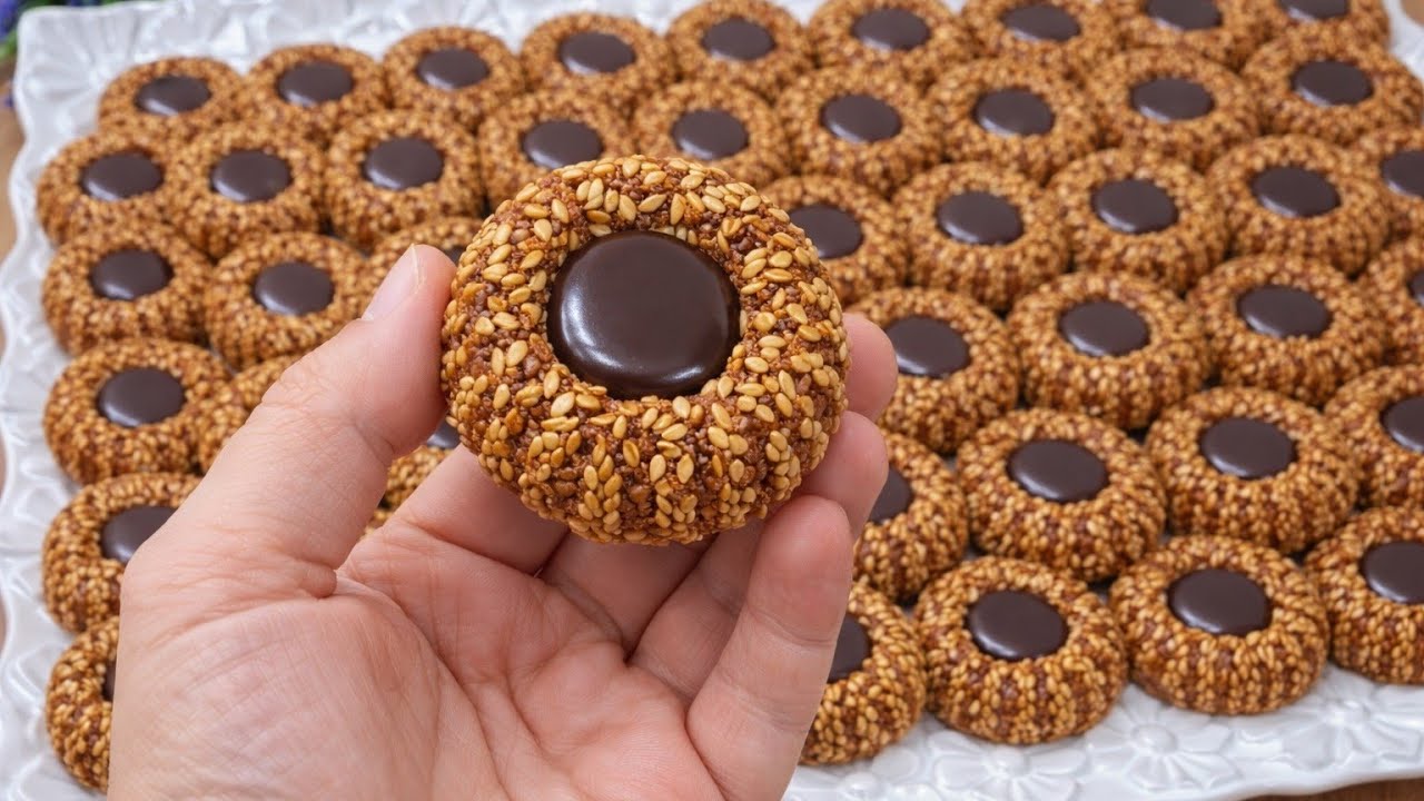 حلوة 10 دقائق بدون زبدة ولا بيض ولا زيت حضريها في اخر لحضة سهلة سريعة و لذيذة كتحمق بكمية وفيرة 