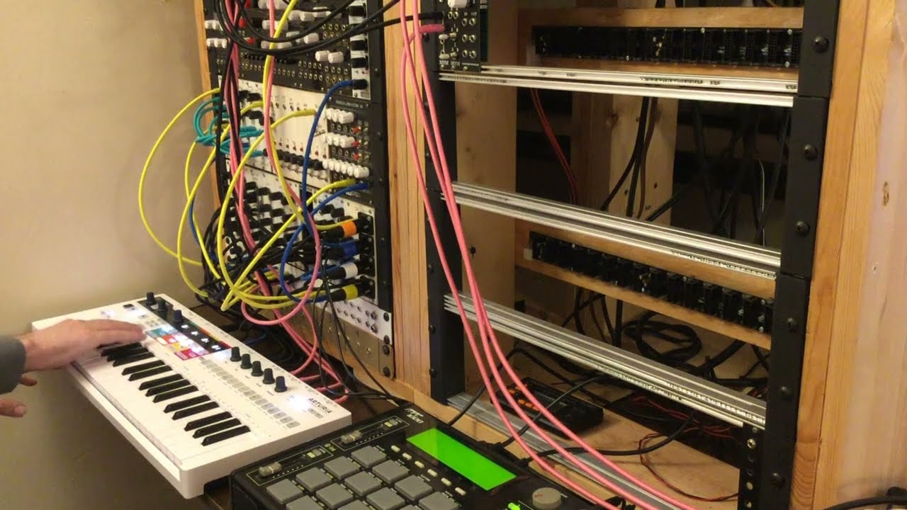 Yamaha - TG55 - Exploring the Presets - Part #2 - Midiverse - TV