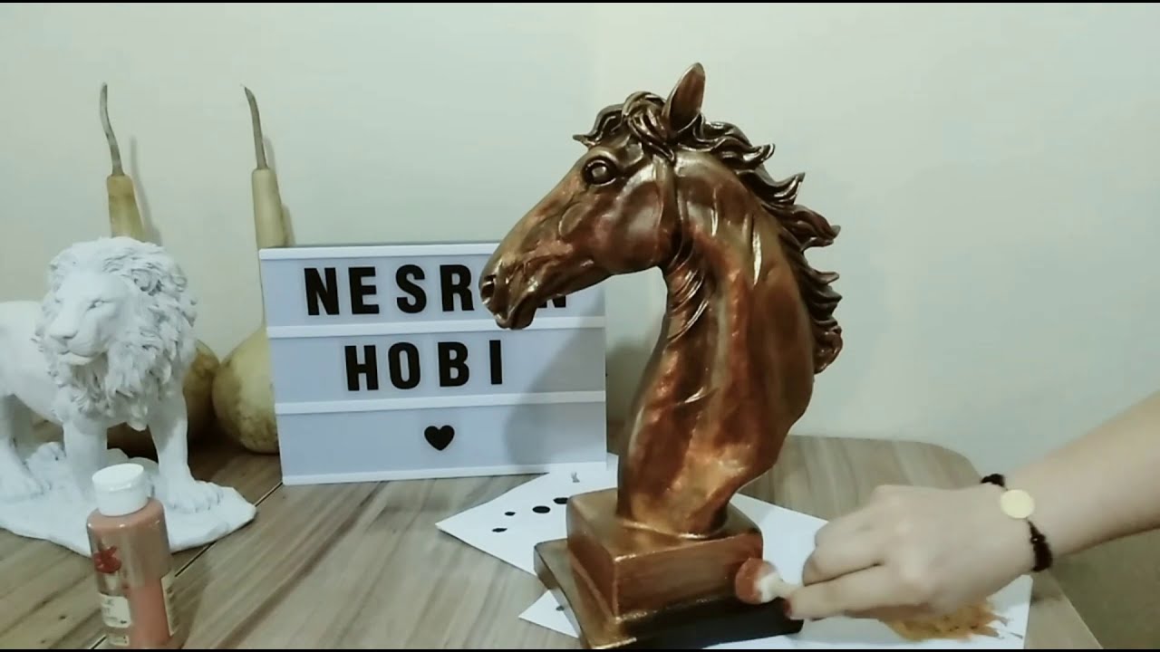 Dekoratif polyester at büstü boyama 