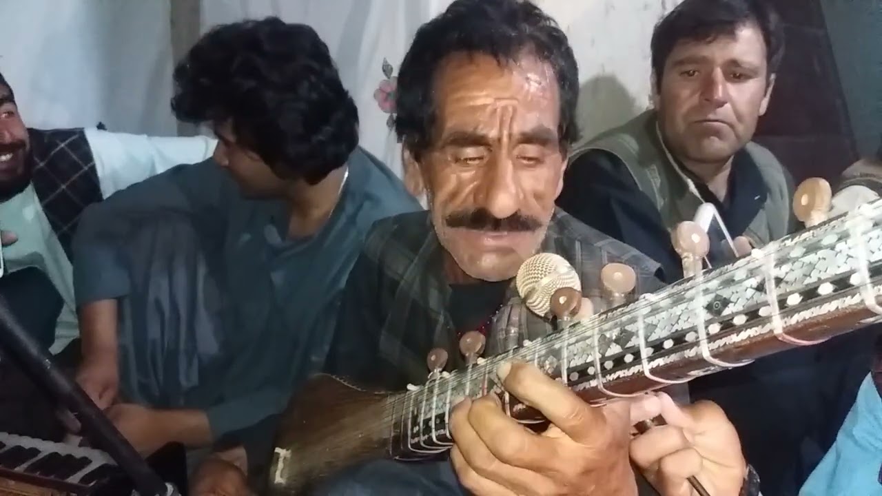 آواز خوانی شهزاده دو تار نواز مشهور هراتی#سنتی#قدیمی#هرات#کلبه گلی #نایاب #