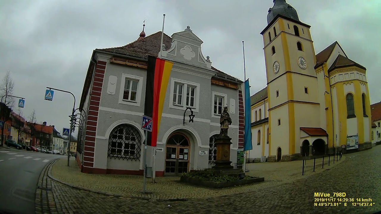 D: Stadt Mitterteich. Landkreis Tirschenreuth. Rundfahrt durch die Stadtmitte. November 2019