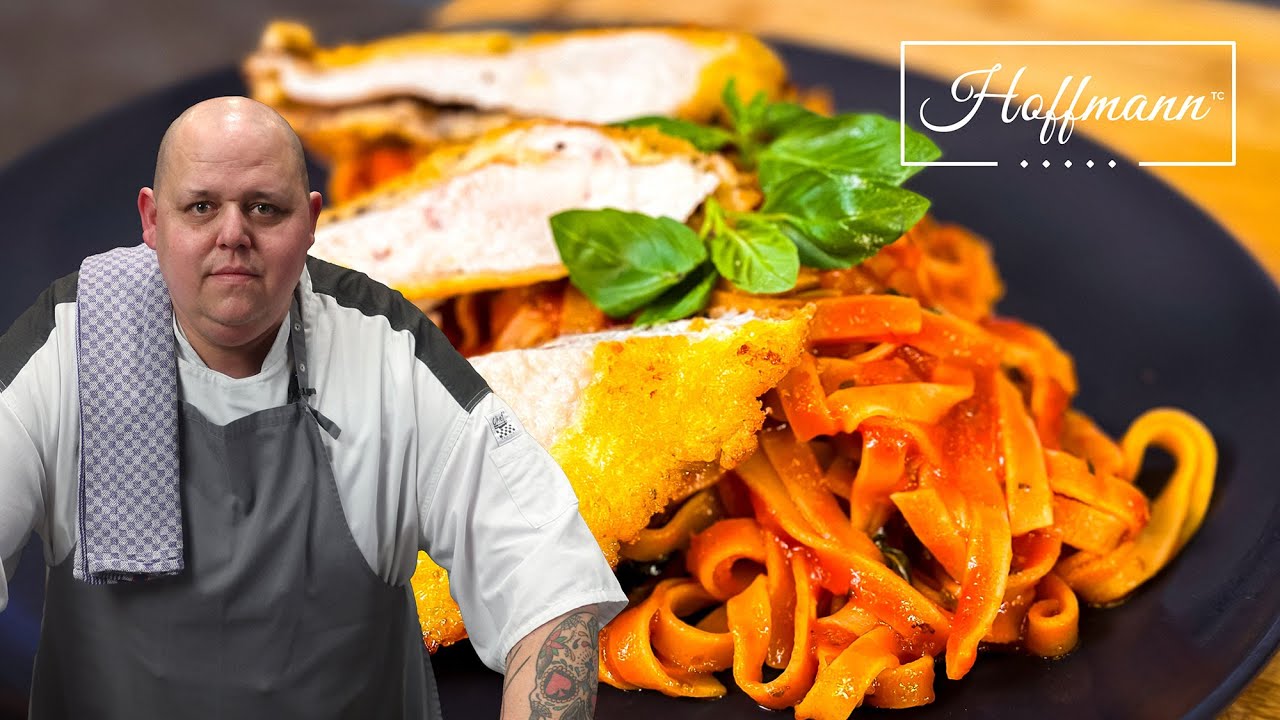 Parmesan Hühnchen & Tagliatelle in Tomatensauce | Italienische Küche I einfaches Rezept@Bernd Zehner