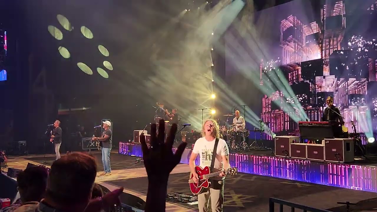 Hootie & the Blowfish Summer Camp With Trucks Tour 2024