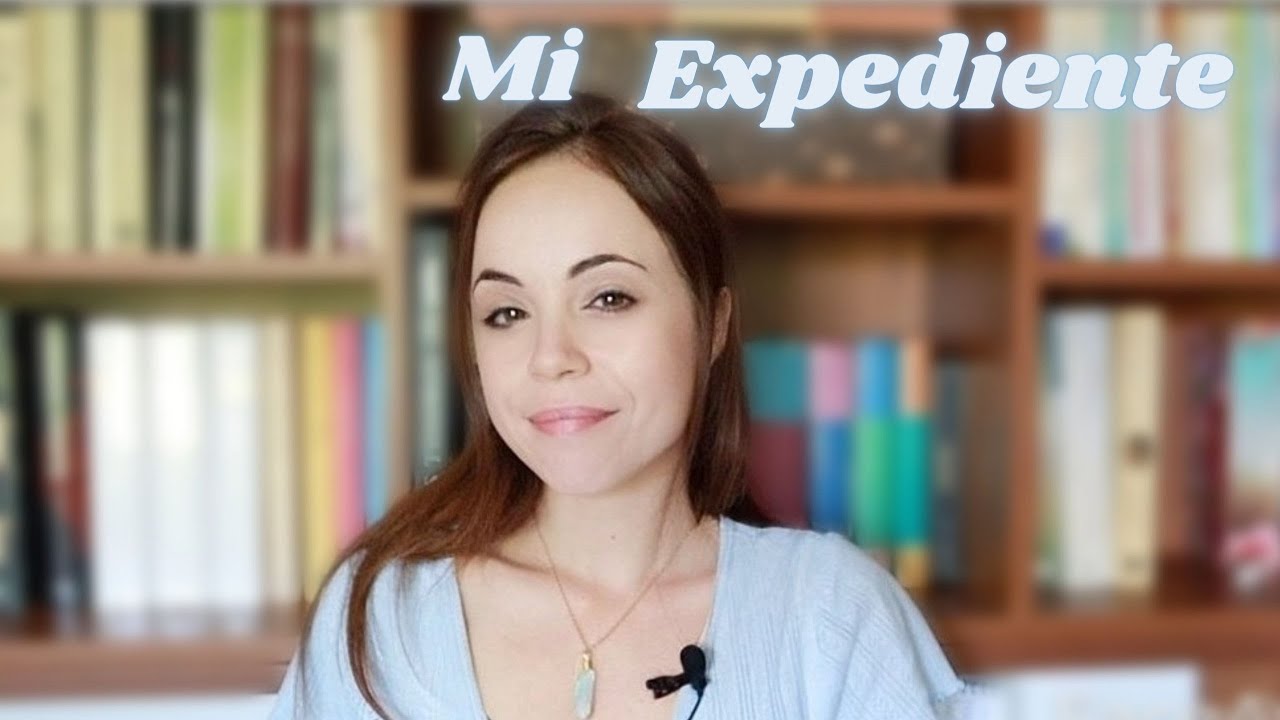 Os leo mi expediente como menor tutelada.