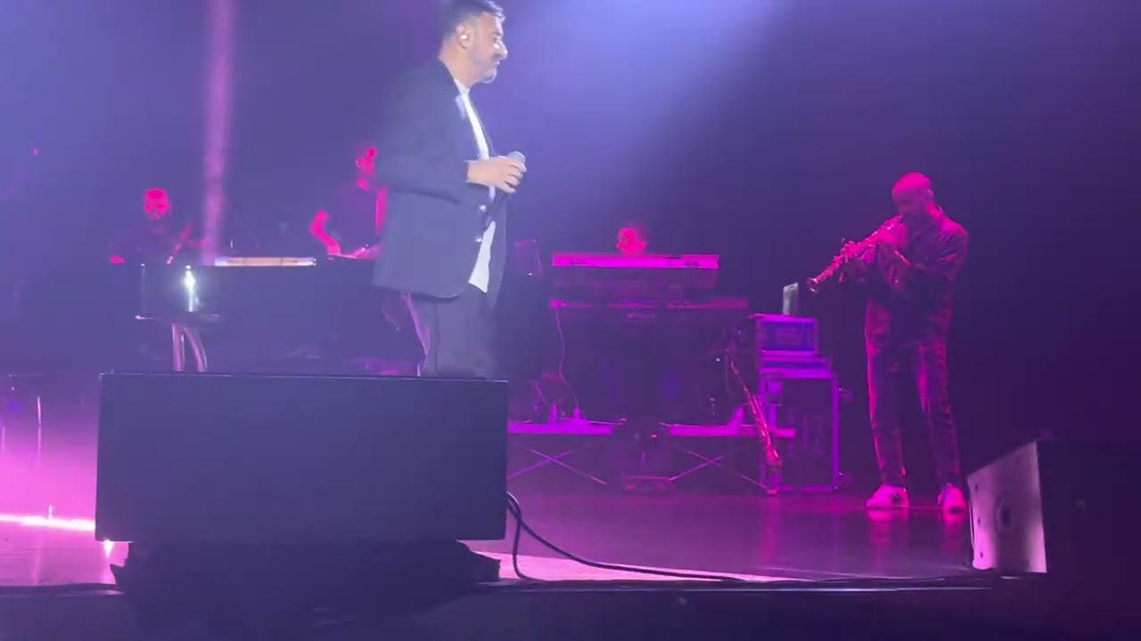 Gigi Finizio, "Scusa" e le canzoni napolitane (mix). Concerto a Roma 07.10.22