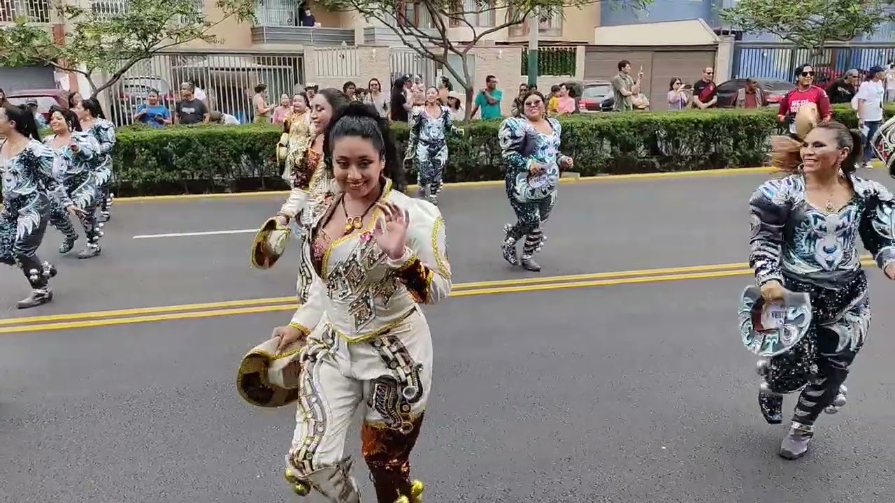🔥 DIABLADA PUNEÑA: El Espectacular Despliegue de la Virgen de la Candelaria 🇵🇪