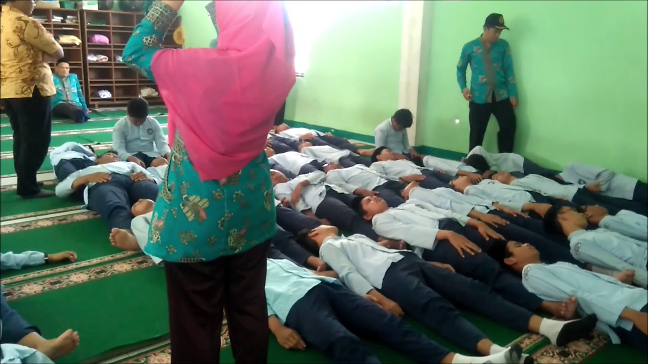 Terapi Hipnotis : unik & mengharukan