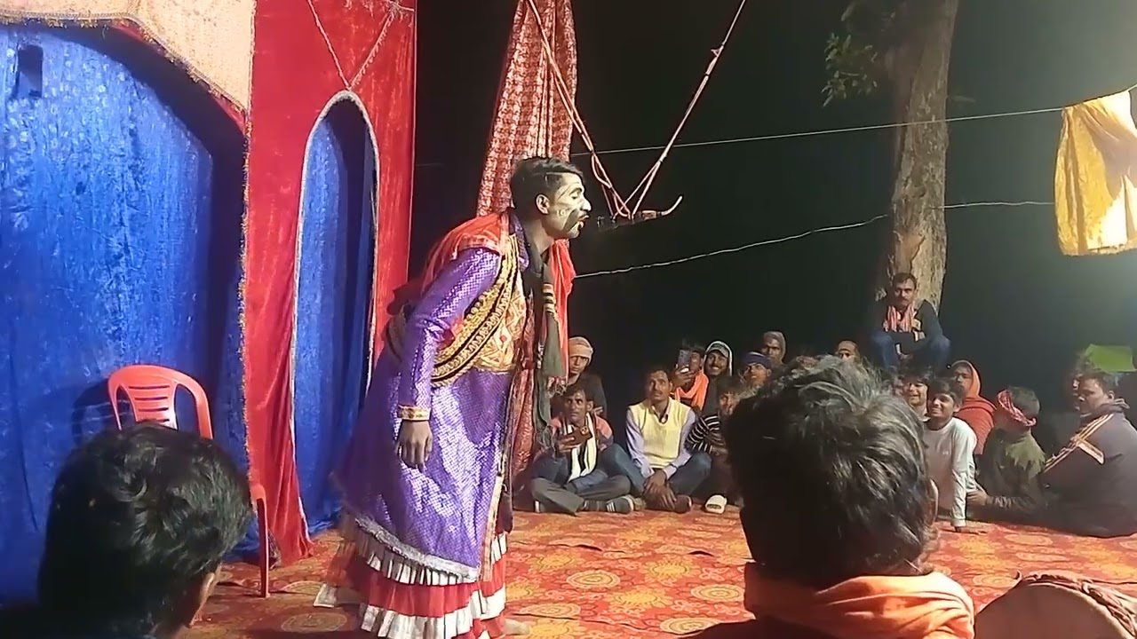 आवा गोजा में नीरज कमेंडियन कोहरा मचाता हुआ