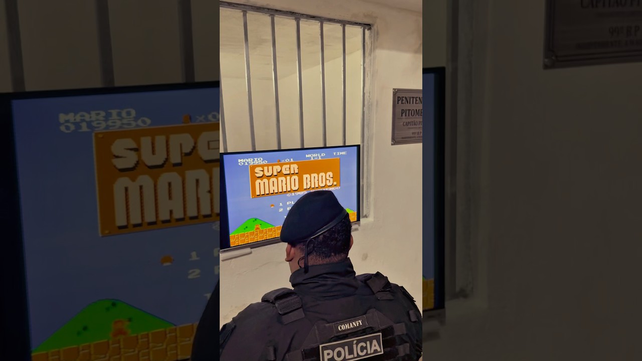 Capit&atilde;o pitomba - policial jogando super mario bros. #pitomba #policia #humor #comedia #memes #mario