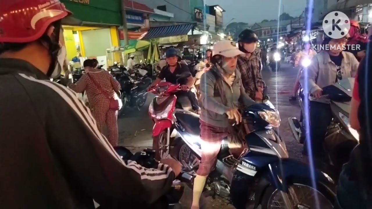 Chợ chiều ngày 28 tết chợ lộc ninh 