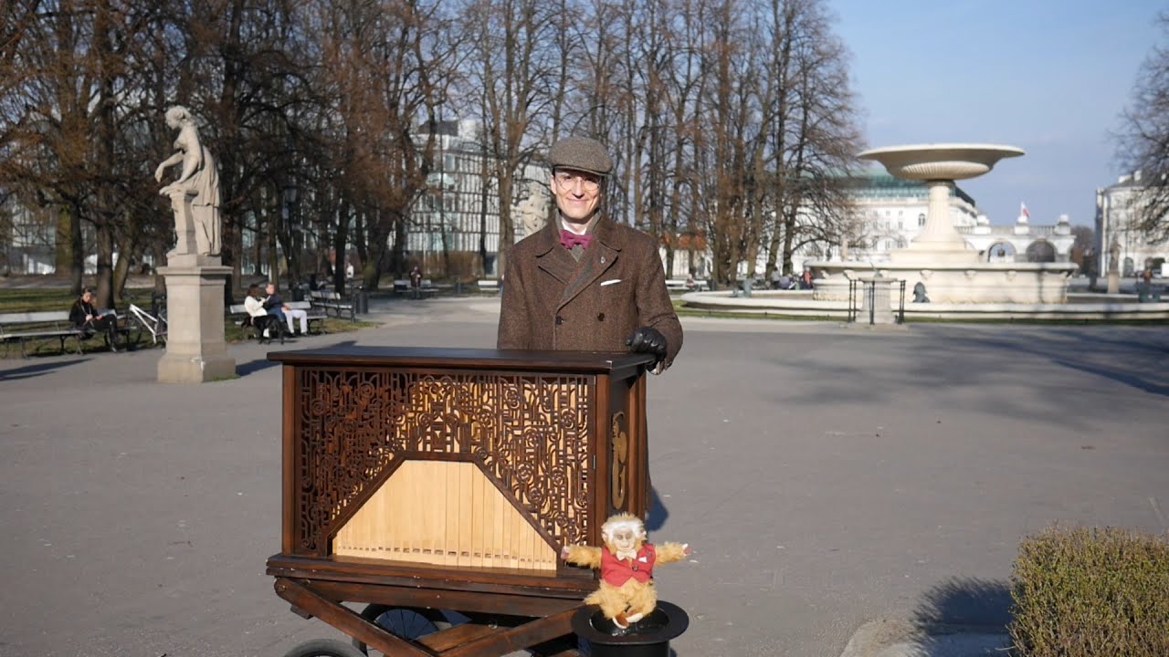 W Saskim Ogrodzie koło fontanny...