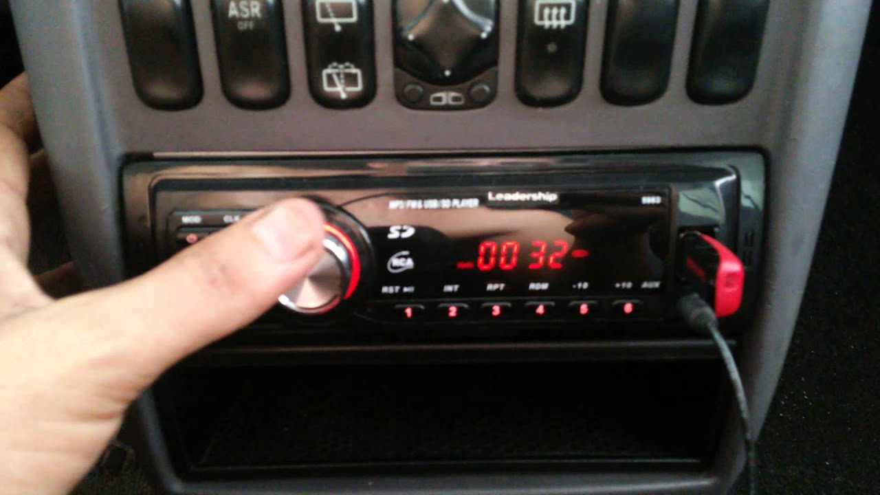 Som Automotivo leardership 5983 relogio não deslig