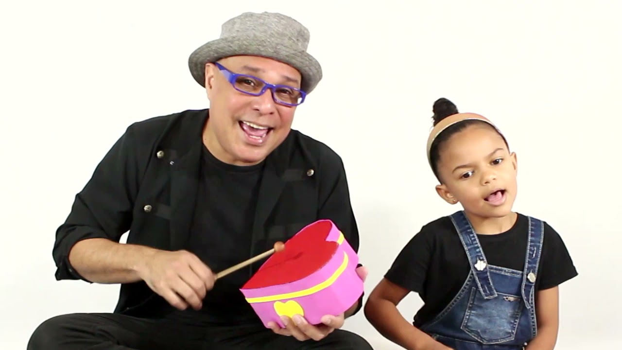 MÚSICA PARA O DIA DAS MÃES - MAMÃE TUM TUM - Educação Infantil