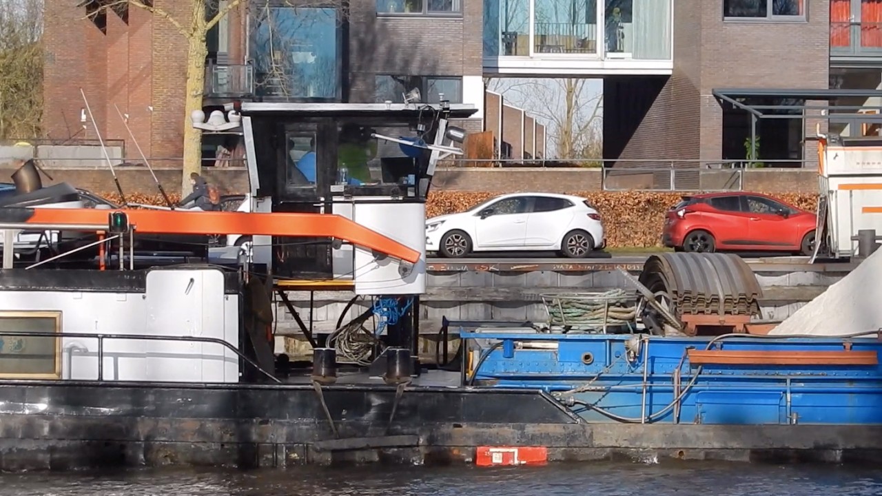 Kijkt De Schipper Naar Een Tegenligger, of Gaan Ze Iets Anders Doen Met 'LAURA' - #3562NL