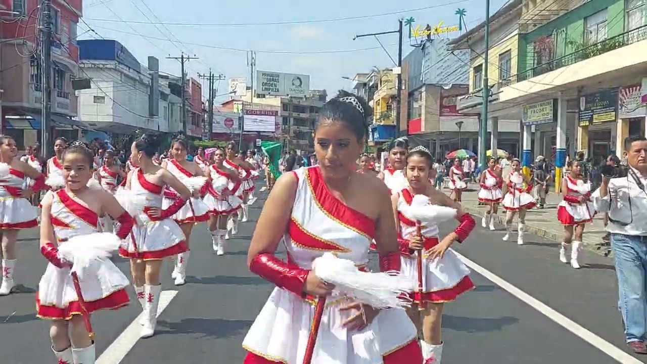 Desfile de la E.E.B 