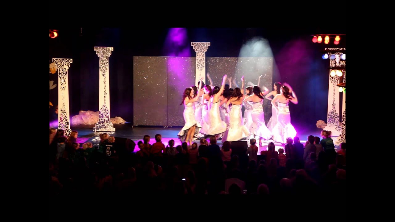 Dansmariekefestival 2013 Noordwijkerhout garde- en showdans senioren Kaninefaaten.