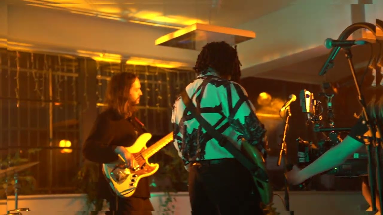 Milo Clare - Electric Connect (Behind The Scenes)