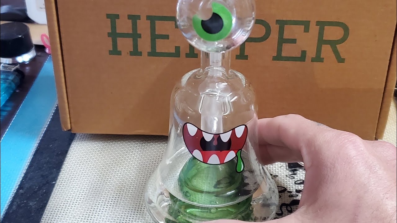 HEMPER BOX MARCH 2020 UNBOXING