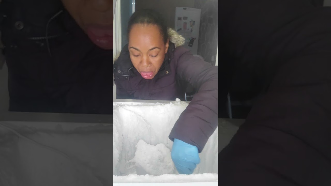 ASMR/EATING FLUFFY ICE FROM THE BIG FREEZER❄️❄️