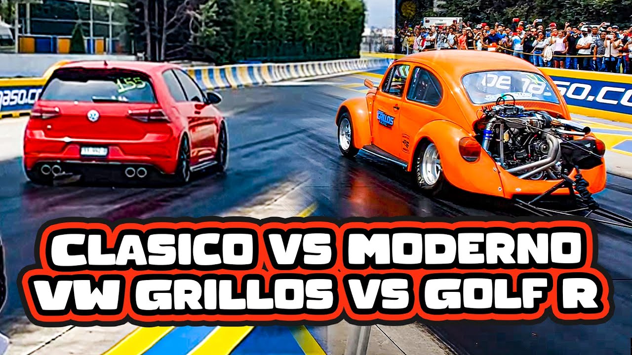 Clásico vs Moderno: Vocho VW Grillos vs Golf R en Centro Dinámico Pegaso