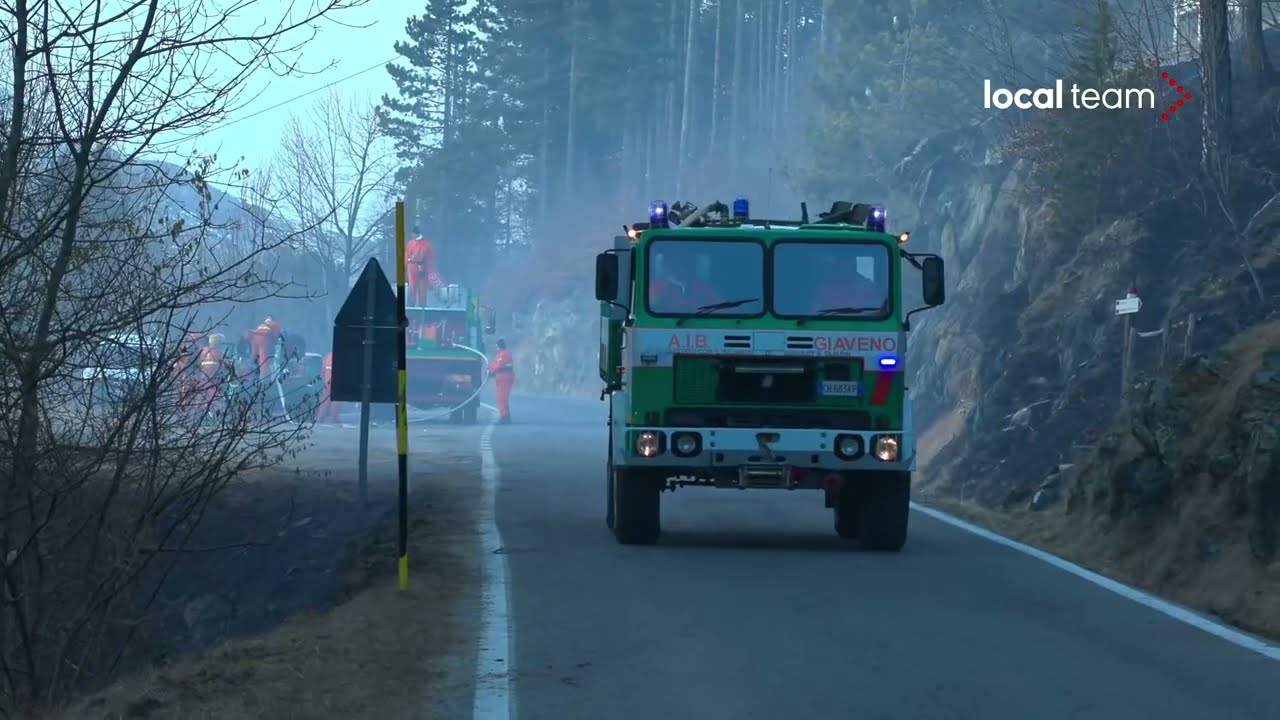 Incendio a Rubiana (Torino) : vigili del fuoco al lavoro
