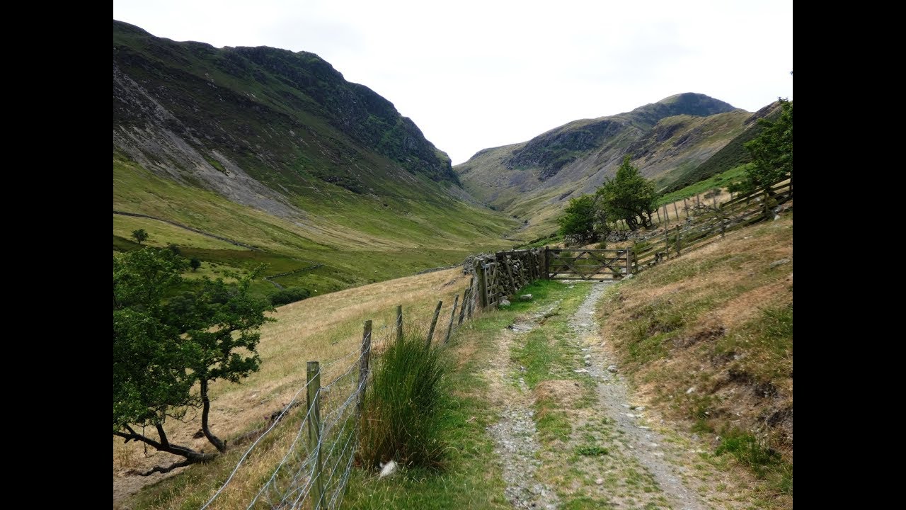 Lake District Country Walk   Robinson and Hindscarth from Little Town round