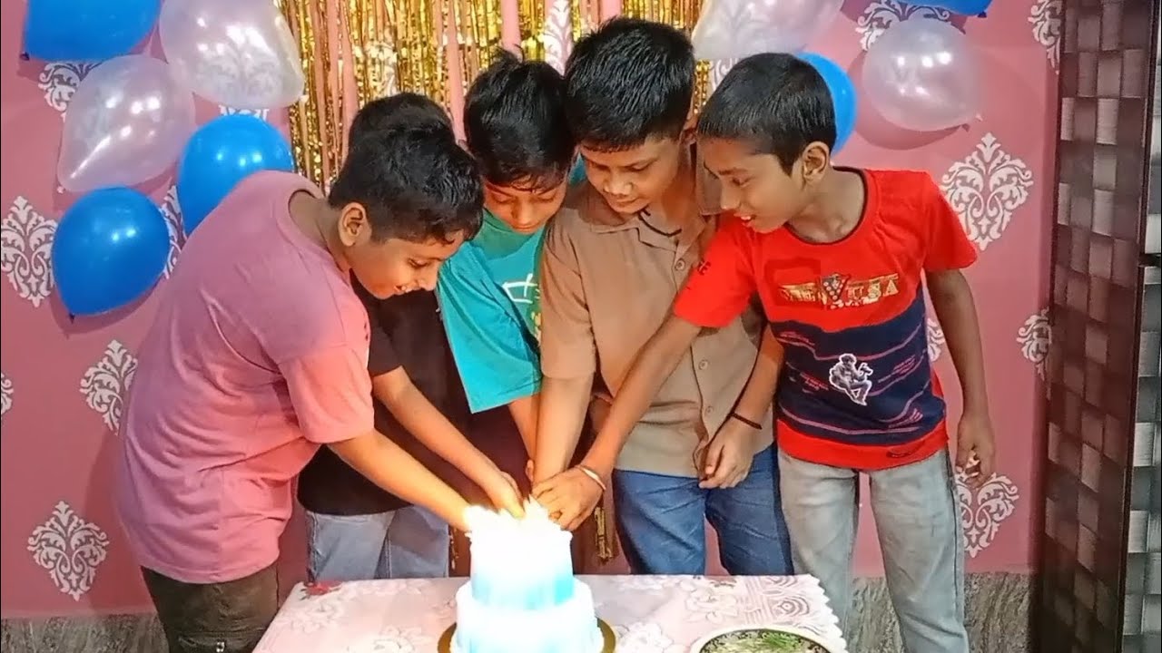 ভাইকে বাড়ি থেকে বের করে surprise দিয়েছি। সবাই খুব মজা করেছি। ভাই‌ অনেক খুশি‌‌ হয়েছে।‌