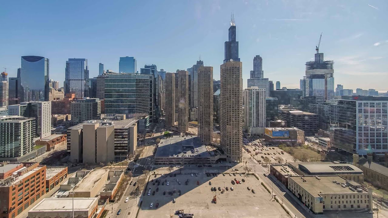 A West Loop skyline-view 1-bedroom #3208 at the new 727 West Madison