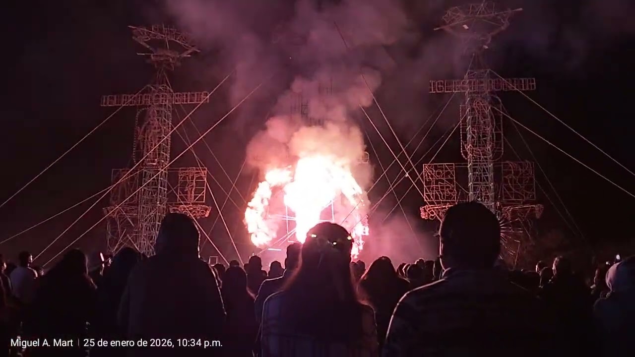 Quema de pirotecnia en la fiesta de enero en Boxasni 