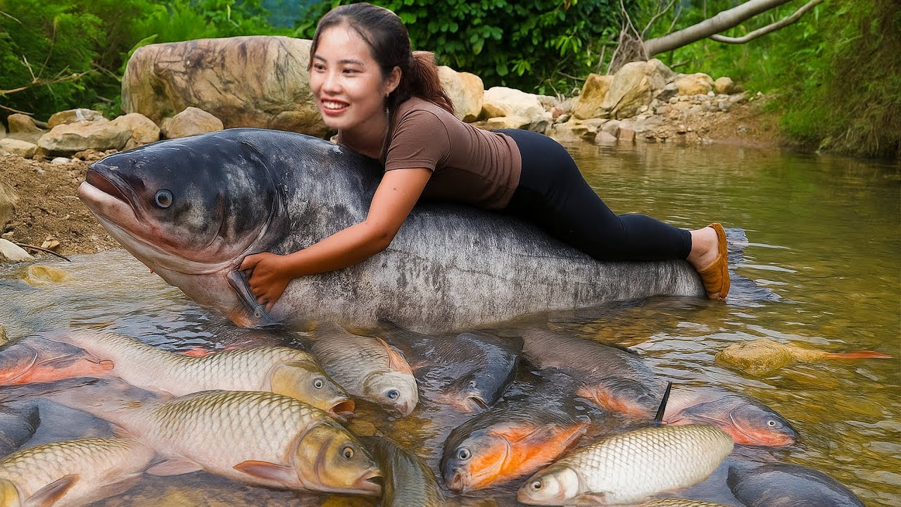 Catch Giant Fish to Sell at the Market – Grow Vegetables with My Kids in the Garden