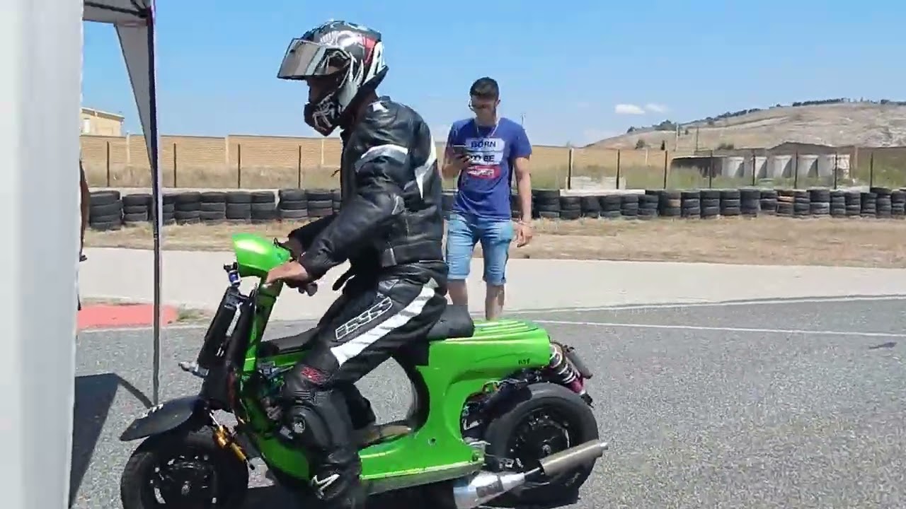 116 ACCELERAZIONE VESPA SPARI LIBERI (PARTE 1)