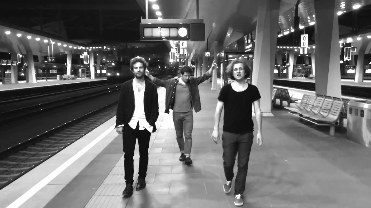 No Flags &ndash; Bahnsteig Nummer 8  (Official Video)