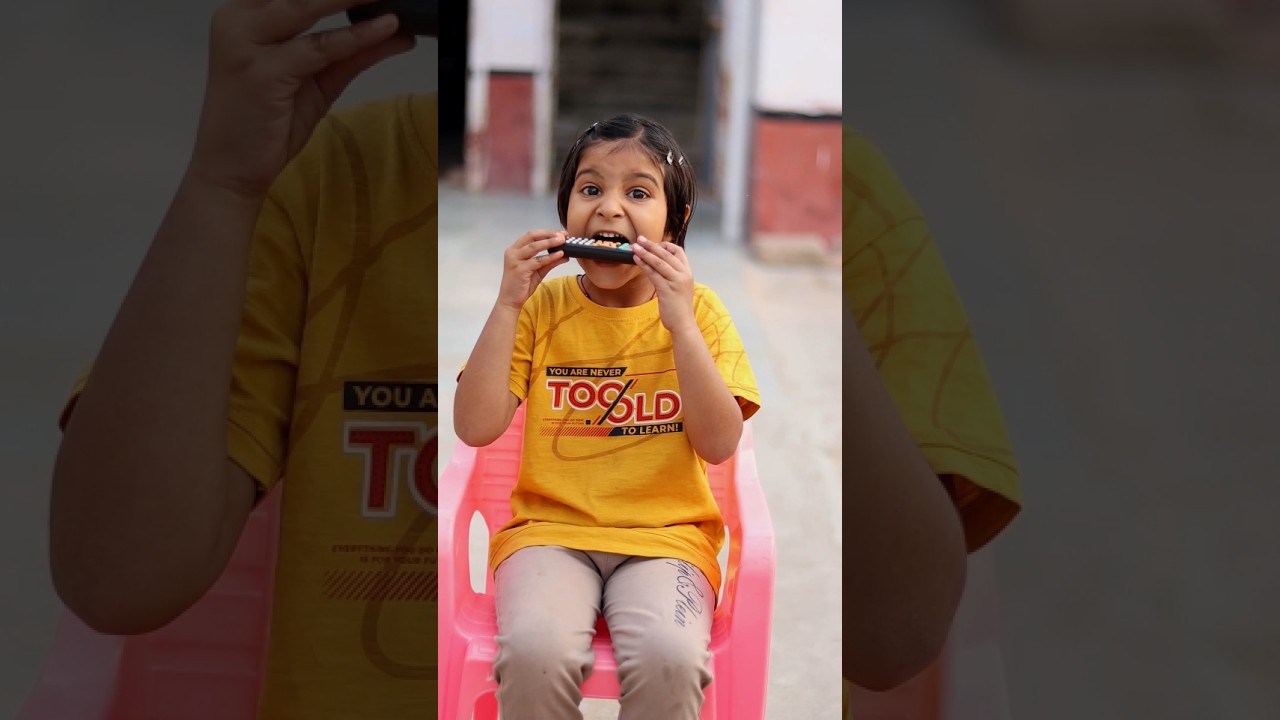Mansi TV ka remote control kha Gayi 😂 #shorts #tv #funnyvideo #viralvideo