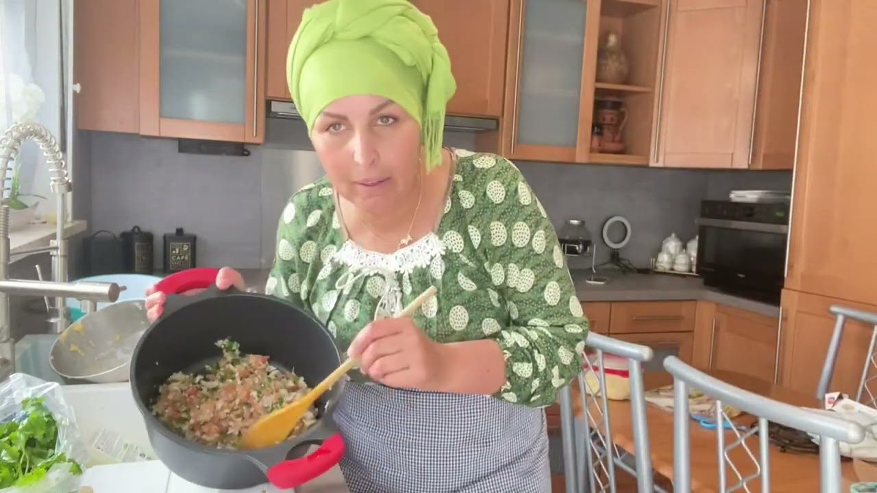 ها علاش غيبت عليكم 😥 المهم بغيت نشارك معكم  واش وجدنا للفطور انا ومنيرة😋