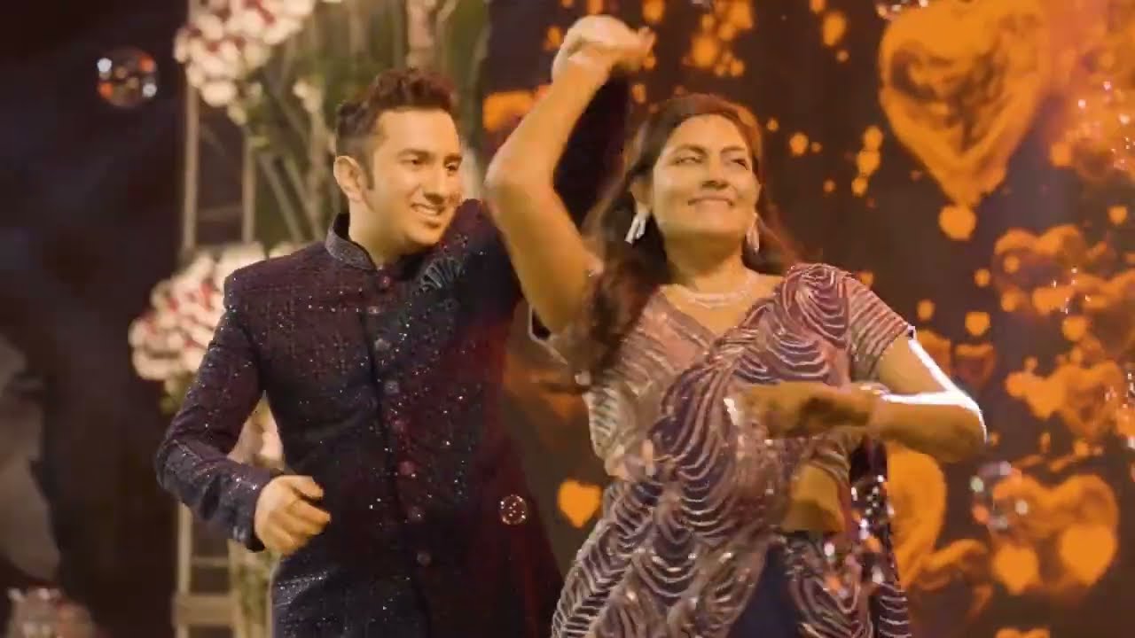 Aye Udi Udi - Hey Ya| Bride and Groom sangeet dance performance and proposal